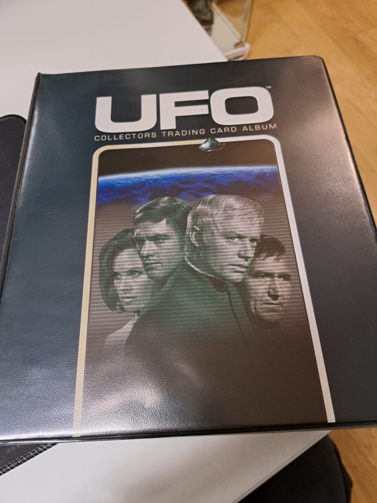 UFO Collectors Trading Cards inc 2004 all set, chase, autograph and promo UFO Collectors Trading Cards inc 2004 all set, chase, autograph and promo