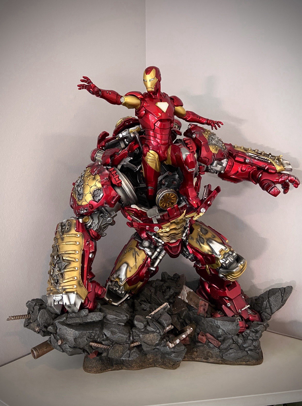XM Studios HULKBUSTER / 1:4 Scale / Iron-Man / Statue Exclusive