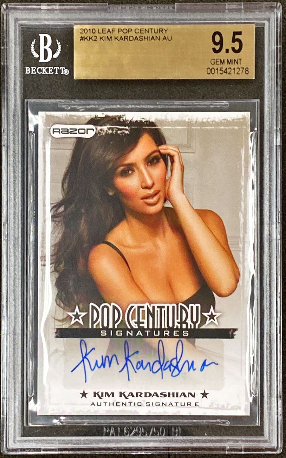 KIM KARDASHIAN 2010 LEAF RAZOR POP CENTURY AUTO BGS 9.5 / 10 SIGNATURE RC ROOKIE