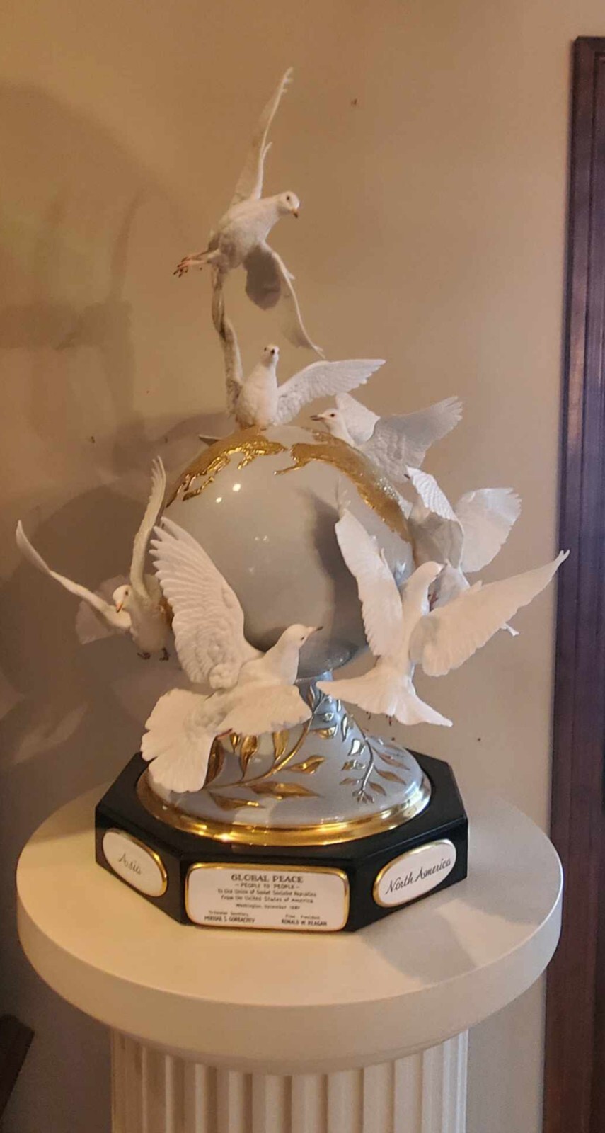 Boehm Porcelain RARE PRESENTATION SIZE Global Peace ONLY 4 made 32 Boehm Porcelain RARE PRESENTATION SIZE Global Peace ONLY 4 made 32