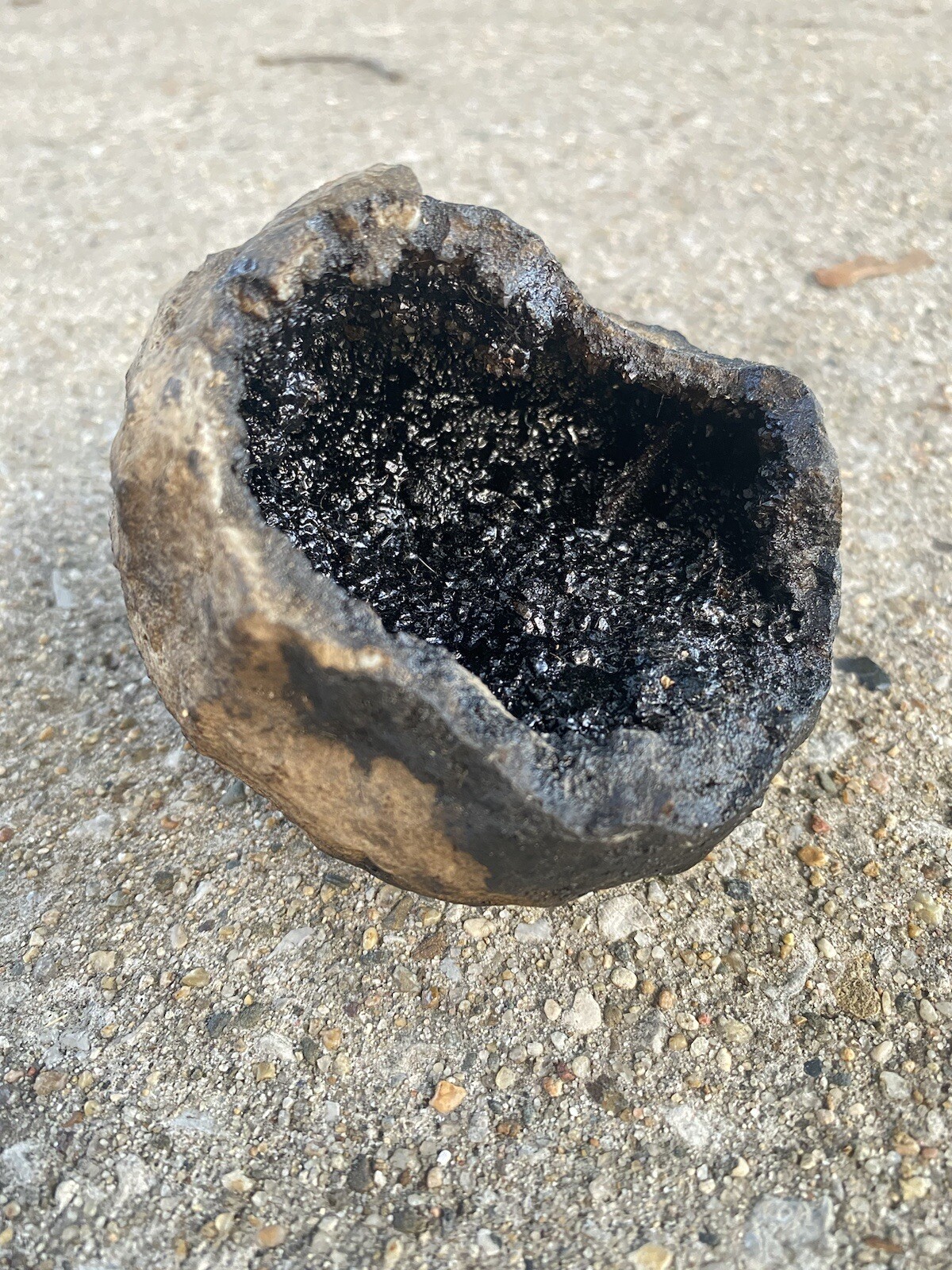 Priceless Rare Large Natural Oil Inclusion Geode Keokuk - Iowa Mineral Specimen Priceless Rare Large Natural Oil Inclusion Geode Keokuk - Iowa Mineral Specimen