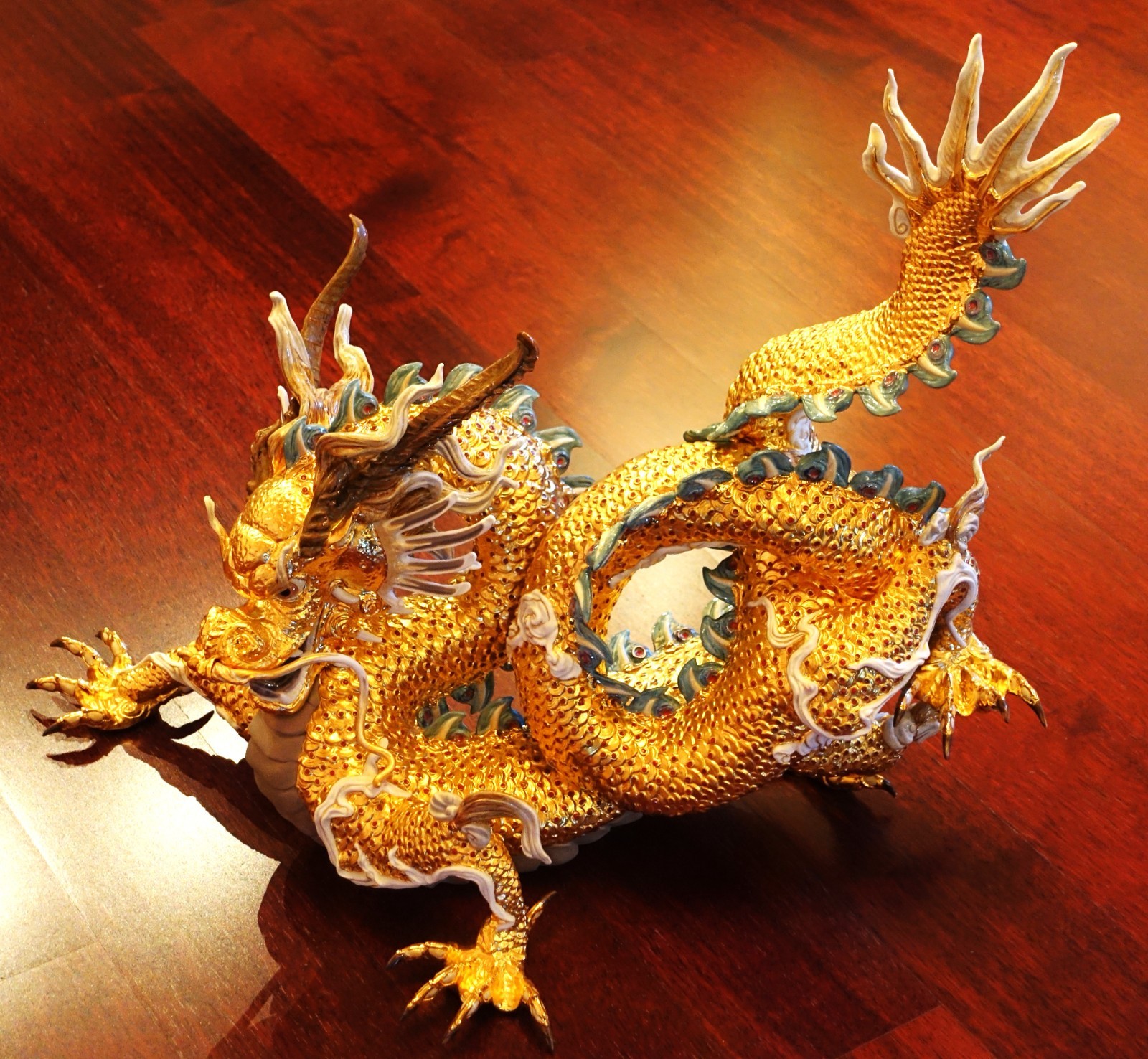 Lladró High Porcelain LIMITED EDITION 01001973 Great Dragon (golden) *Retired*