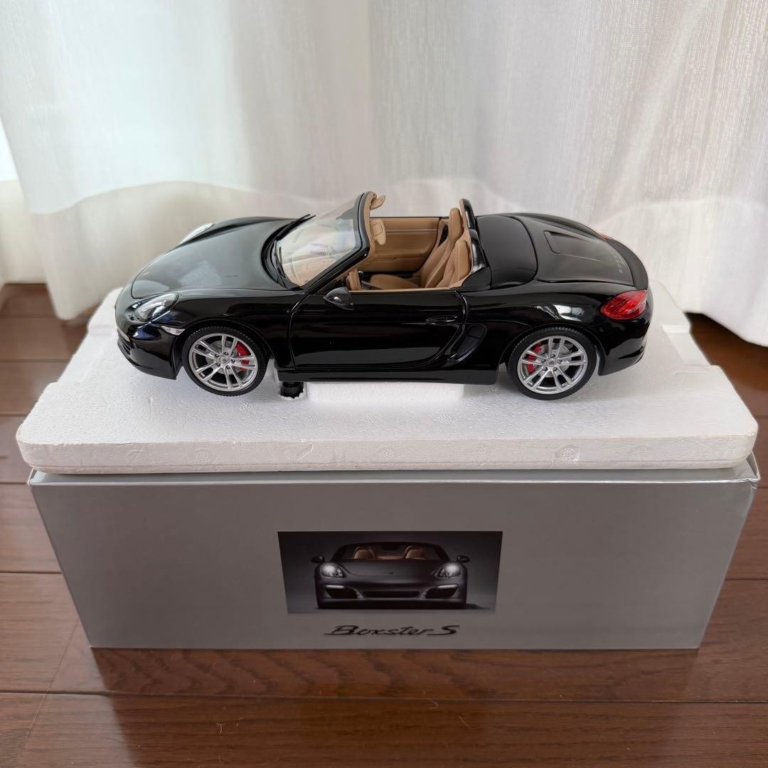 【1:18】MINICHAMPS Porsche 981 Boxster S