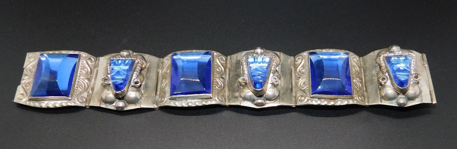 BEAUTIFUL VINTAGE SIGNED JPR TAXCO STERLING BRACELET BLUE GLASSY-LOOKING STONES BEAUTIFUL VINTAGE SIGNED JPR TAXCO STERLING BRACELET BLUE GLASSY-LOOKING STONES