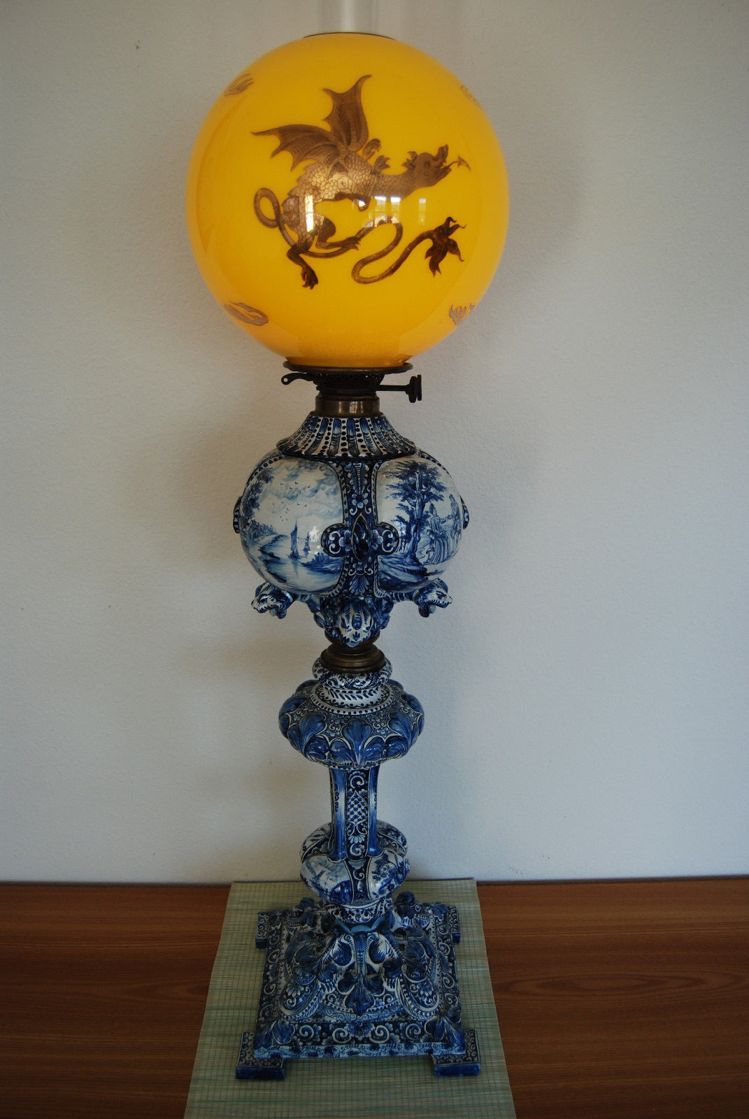 ANTIQUE KEROSENE DU ROND BONNETABLE DELFT MAJOLICA PORCELAIN CHINESE DRAGON LAMP