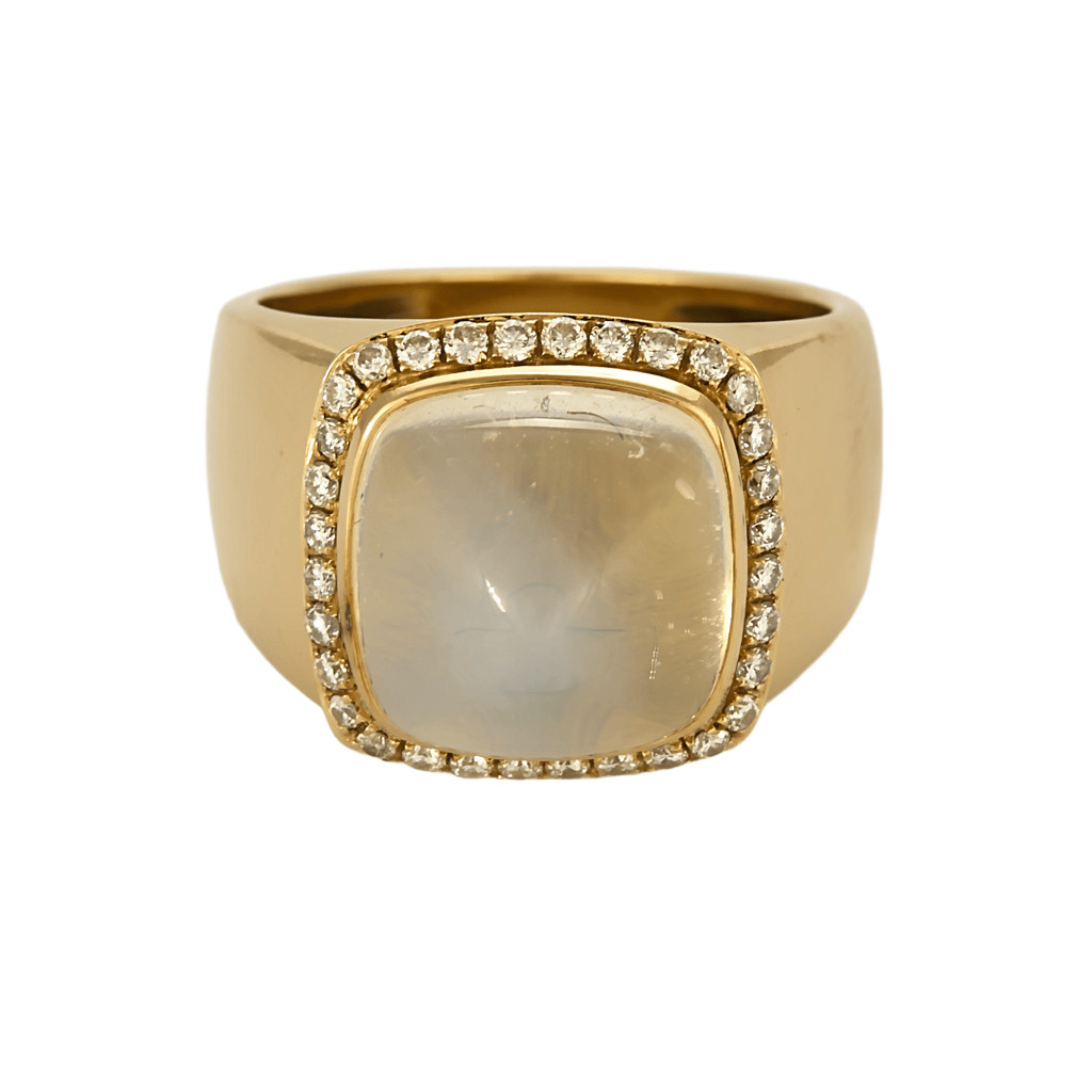 FRED - Sugar Loaf - Yellow Gold Milky Quartz and Diamond Ring. Small Model. FRED - Sugar Loaf - Yellow Gold Milky Quartz and Diamond Ring. Small Model.