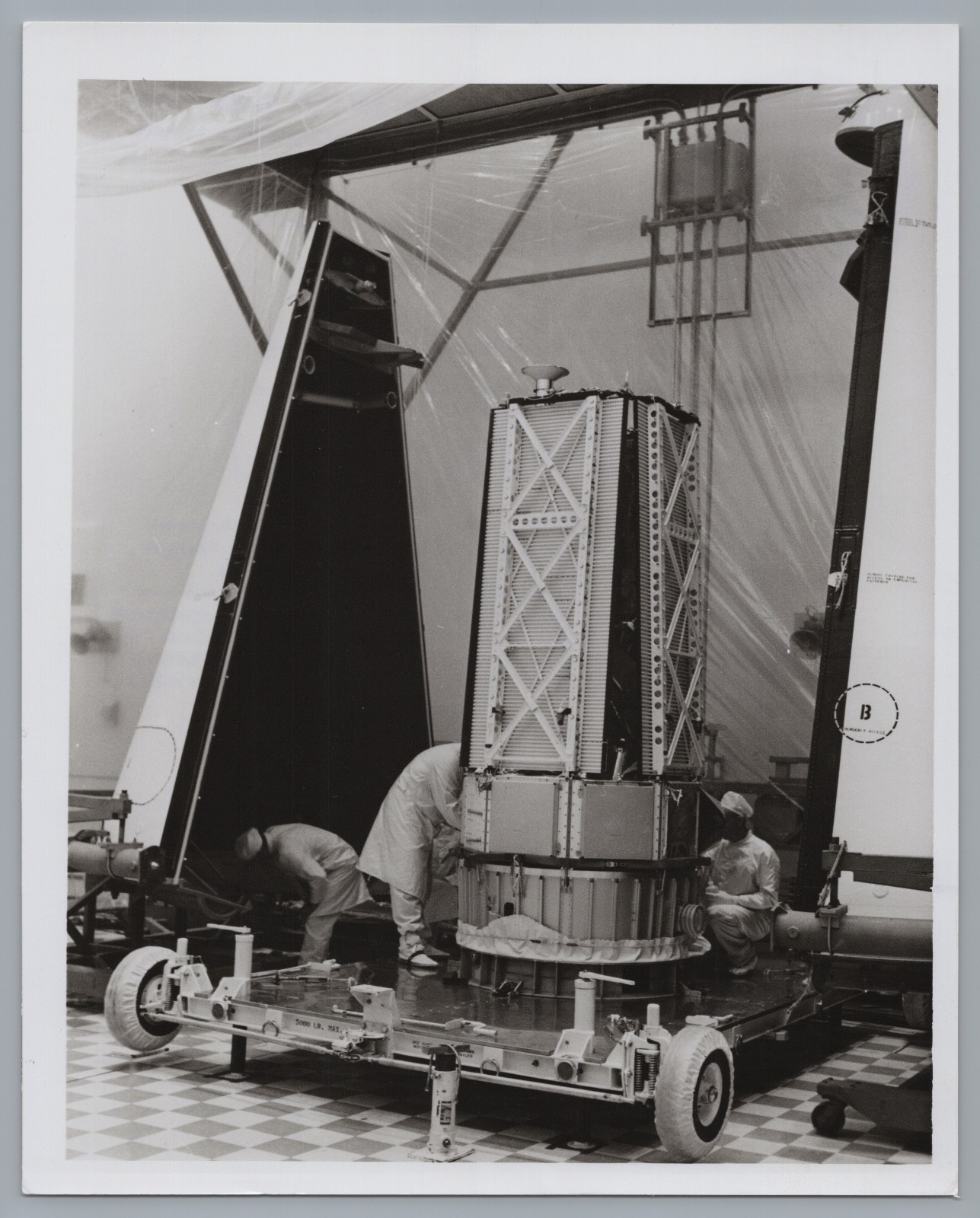 Mariner G Atlas-Centaur NASA Press Photo Cape Kennedy 69-H-545 Launch Shroud Mariner G Atlas-Centaur NASA Press Photo Cape Kennedy 69-H-545 Launch Shroud