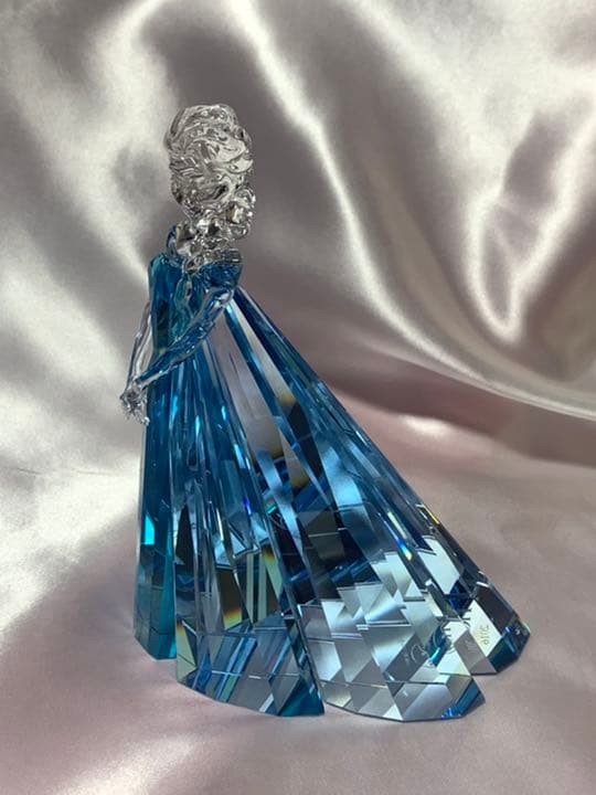 Swarovski Limited Edition Product Frozen Disney Elsa Swarovski Limited Edition Product Frozen Disney Elsa