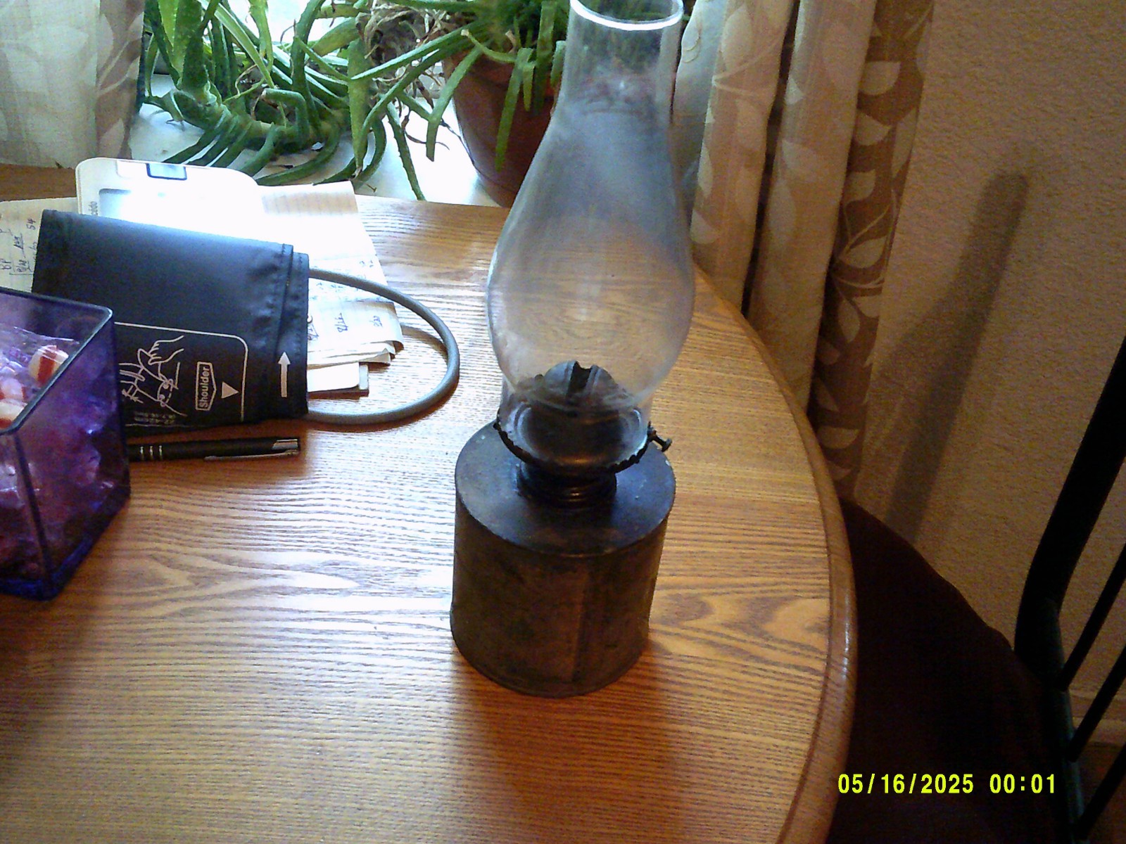 ANTQUE TIN CABOOSELINTERLOR OIL LAMP D RG R ANTQUE TIN CABOOSELINTERLOR OIL LAMP D RG R