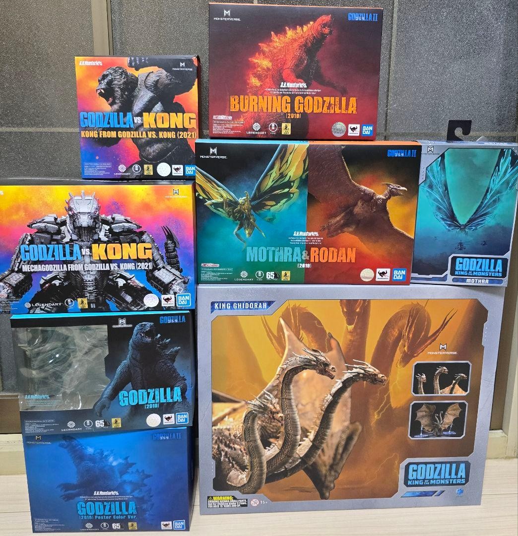 S.H.MonsterArts Godzilla Set of 9 figures monster series displays S.H.MonsterArts Godzilla Set of 9 figures monster series displays