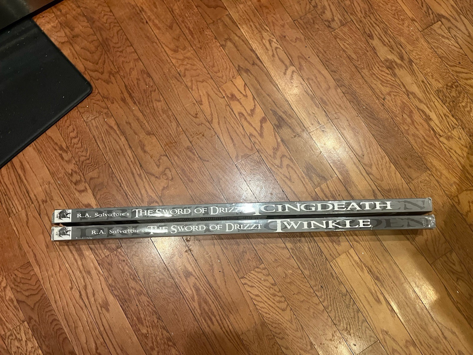Drizzt Do’Urden Icingdeath & Twinkle Sword Set R.A Salvatore D&D Forgotten Realm
