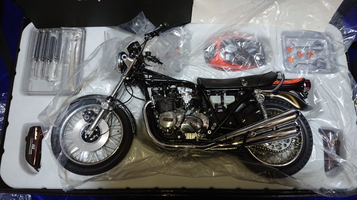 MARUSAN 1/6 Kawasaki ZII 750RS 1973 Roadstar & Custom Parts Model Used From Japa MARUSAN 1/6 Kawasaki ZII 750RS 1973 Roadstar & Custom Parts Model Used From Japa