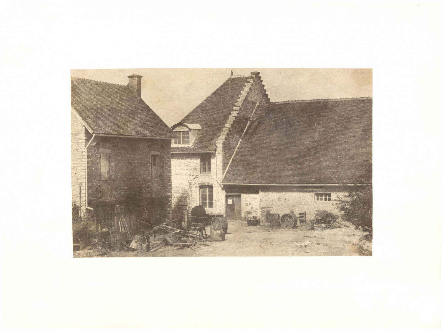 Fortuné-Joseph Petiot-Groffier Farmyard seen from l'atelier Environs 