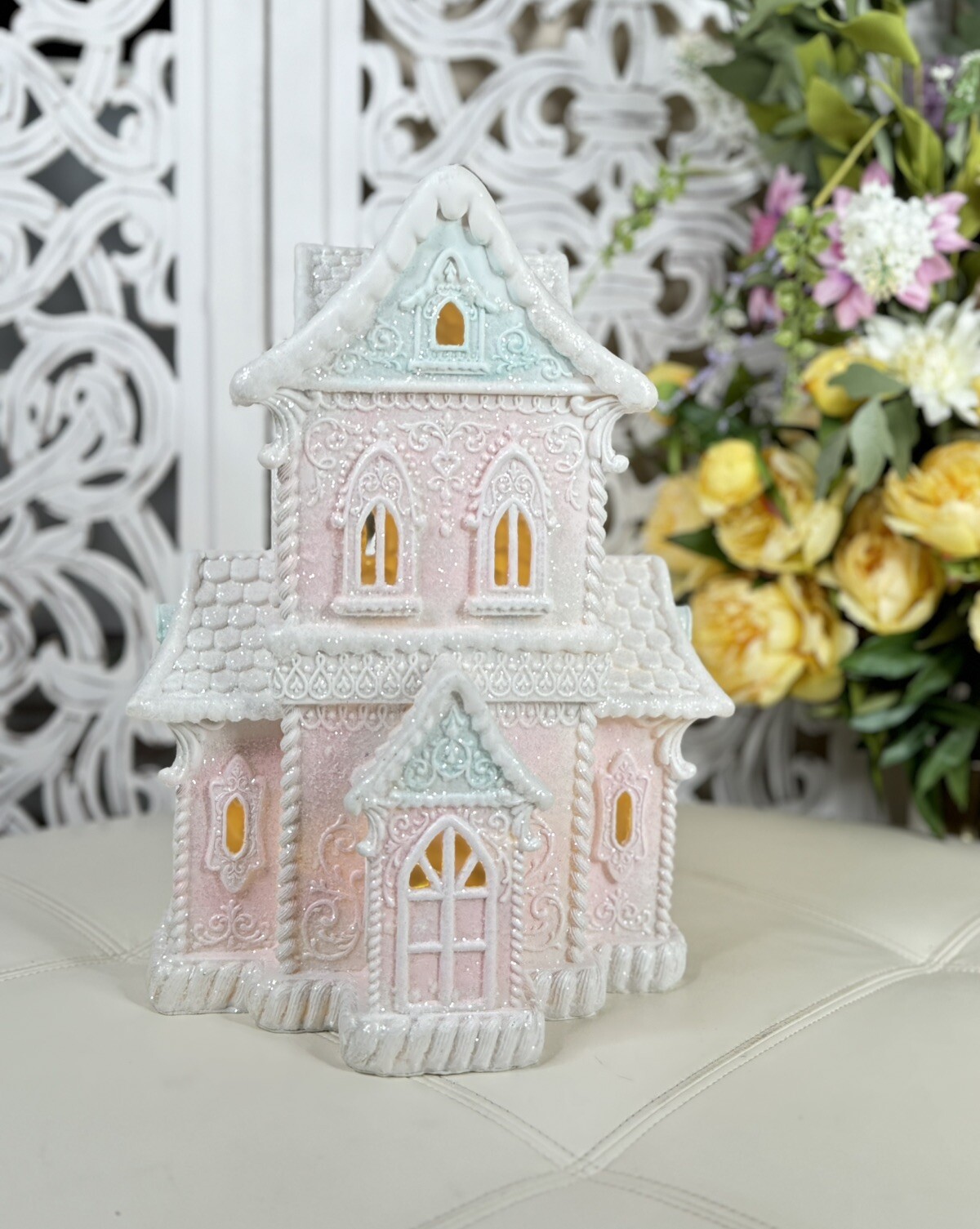 Christmas LED 14”Gingerbread Victorian House W/Beautiful Lace Swirls Frosted NEW Christmas LED 14”Gingerbread Victorian House W/Beautiful Lace Swirls Frosted NEW
