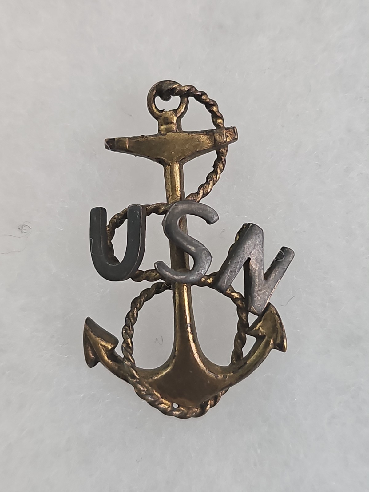 US NAVY Chief Anchor Sew On Cap Device Badge Insignia 1897-1907 US NAVY Chief Anchor Sew On Cap Device Badge Insignia 1897-1907