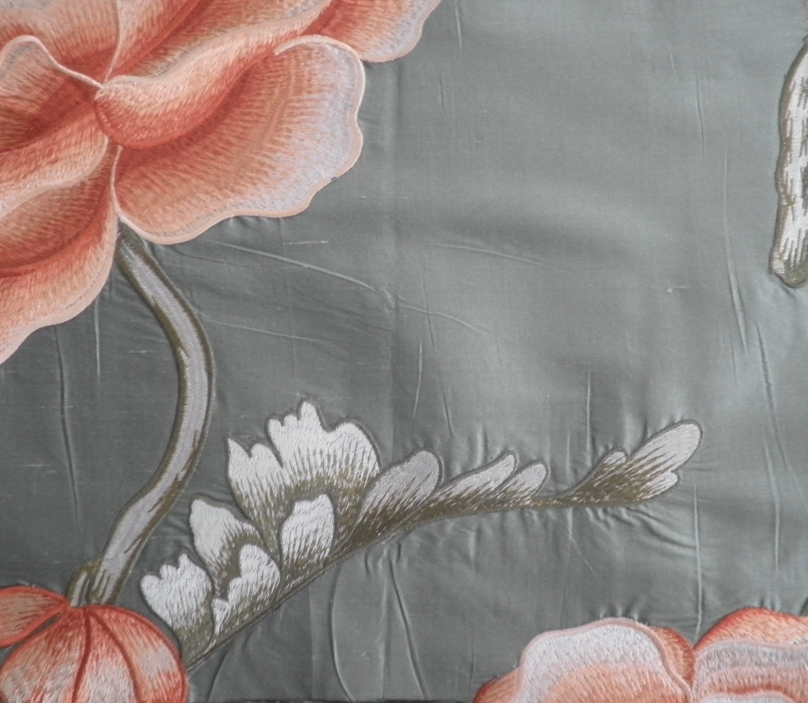 BRUNSCHWIG & FILS Verel de Belva Il Floral Green Silk Apollinaire New Remnant BRUNSCHWIG & FILS Verel de Belva Il Floral Green Silk Apollinaire New Remnant