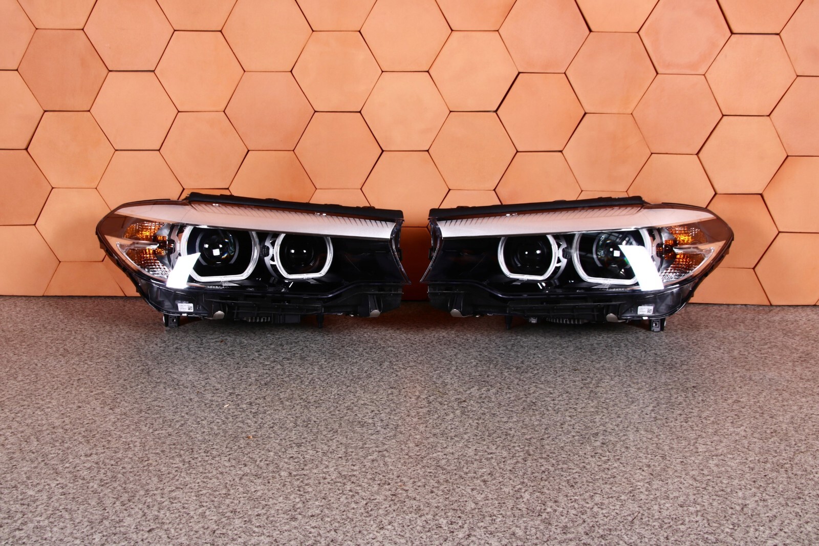 BMW 5 G30 G31 COMPLETE HEADLIGHTS LED FRONT RIGHT LEFT LHD SET 2019 r. BMW 5 G30 G31 COMPLETE HEADLIGHTS LED FRONT RIGHT LEFT LHD SET 2019 r.