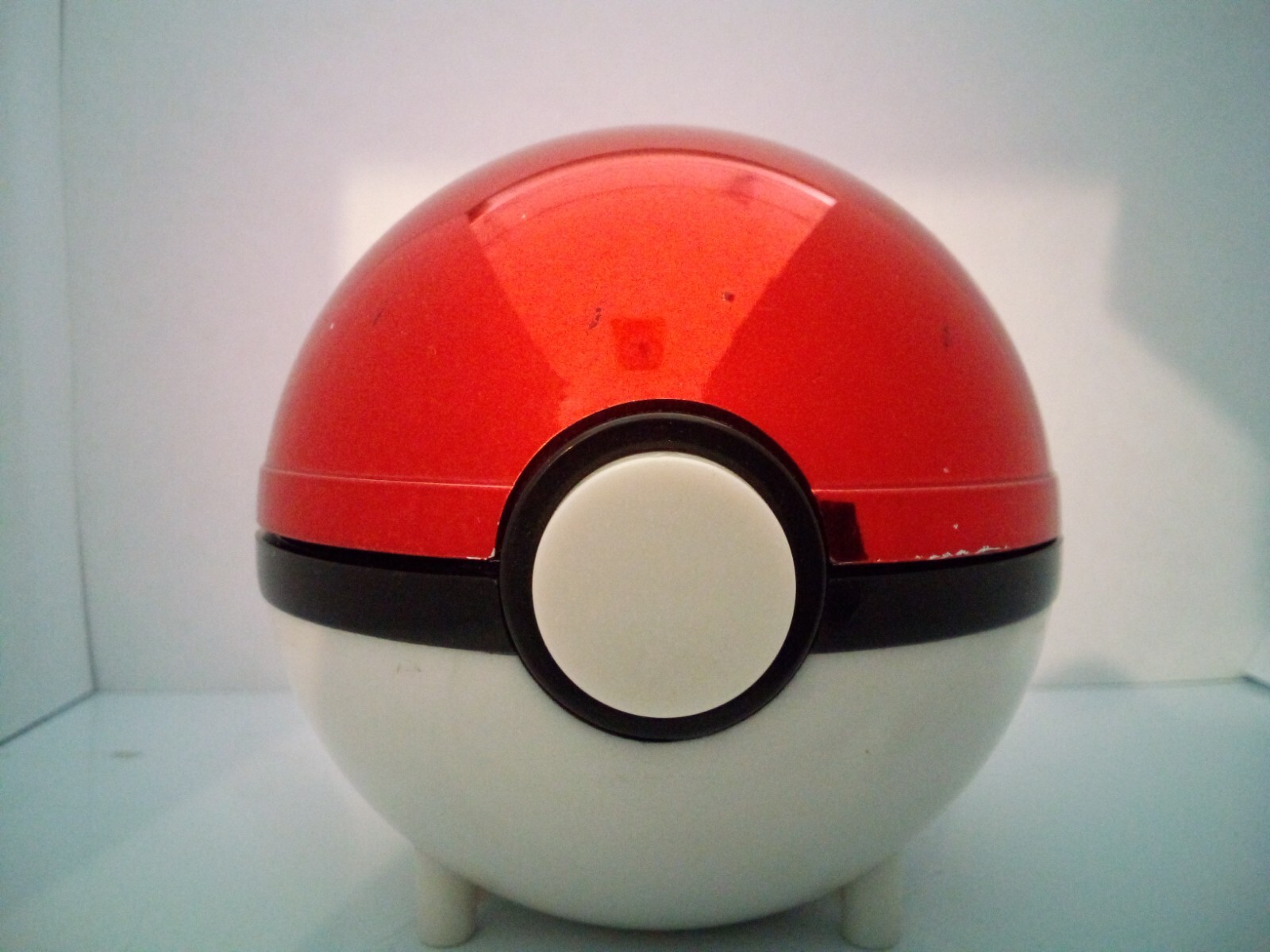 Pokéball for 23K Gold Plated Charizard Trading Card Exclusive for # 156359564196 Pokéball for 23K Gold Plated Charizard Trading Card Exclusive for # 156359564196
