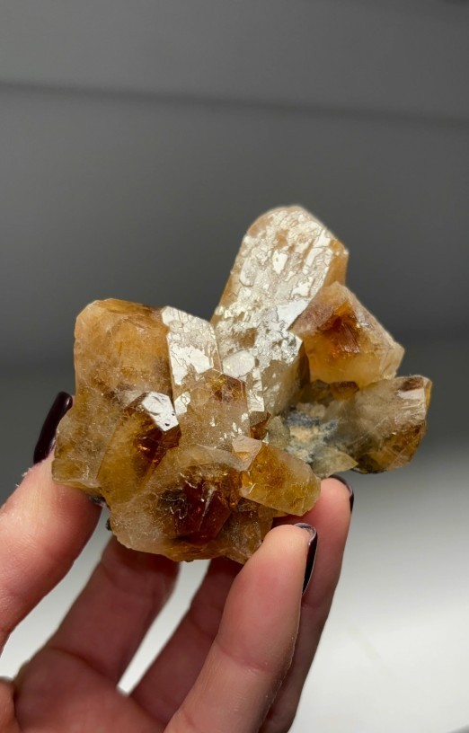 Classic Italian Barite – Vintage 1970s Find from Sardinia, Italy Classic Italian Barite – Vintage 1970s Find from Sardinia, Italy