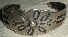 ANTIQUE EARLY NAVAJO BRACELET INGOT SILVER GREAT EARLY STAMPWORK & DESIGN  vafo picture