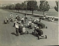 1931 Press Photo Good Samaritan Club racing their motorless cars, California picture
