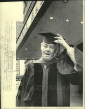 1976 Press Photo Daniel Moynihan outside New York's Carnegie Hall - now35114 picture