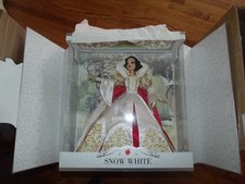 Disney Snow White Limited Saks Fifth Ave Exclusive Limited Edition Doll  picture