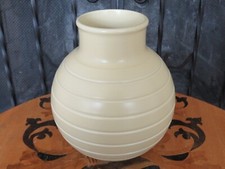 Wedgwood Matte Glazed Earthenware Matt Straw Grenade Vase Keith Murray (c.1930s) picture