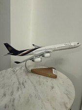 Thai Airways Diecast 1/100 Airbus A340-642 HS-TNC Aircraft Model Rare Piece picture