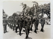Vintage 1940s–50s Honolulu Police Parade Photo – HPD Officers Marching, 11x14 picture