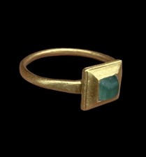 BEAUTIFUL MEDIEVAL GOLD & EMERALD RING - CIRCA 13th-14th Century AD  (3498) picture