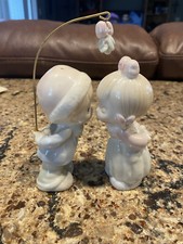 Vintage 1993 Precious Moments Boy and Girl kissing, Salt and pepper Shaker Set picture