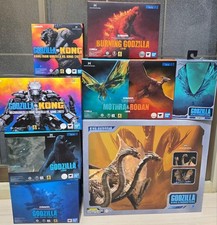 S.H.MonsterArts Godzilla Set of 9 figures monster series displays picture