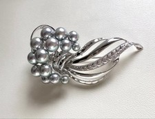 TASAKI Akoya Pearl Silver Brooch Gray-dyed 7.4-4.4mm Elegant Used picture