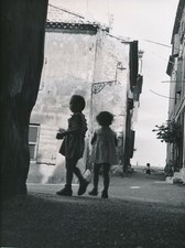 Georges BRACHER Arles v. 1960 children street shadow sun photo photograph picture