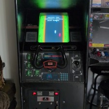 Bally Midway Spy Hunter Original Upright Arcade Machine 115V 60Hz 3A picture