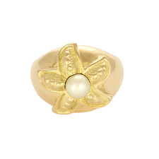 Yellow gold ring 