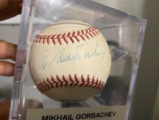 World leader signed ball Mikhail Gorbachev Bill Clinton Jimmy Carter George Bush picture