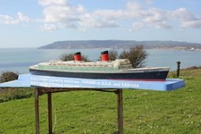 CUNARD WHITE STAR LINE RMS QUEEN ELIZABETH LIGHT UP TRAVEL AGENTS WINDOW MODEL picture