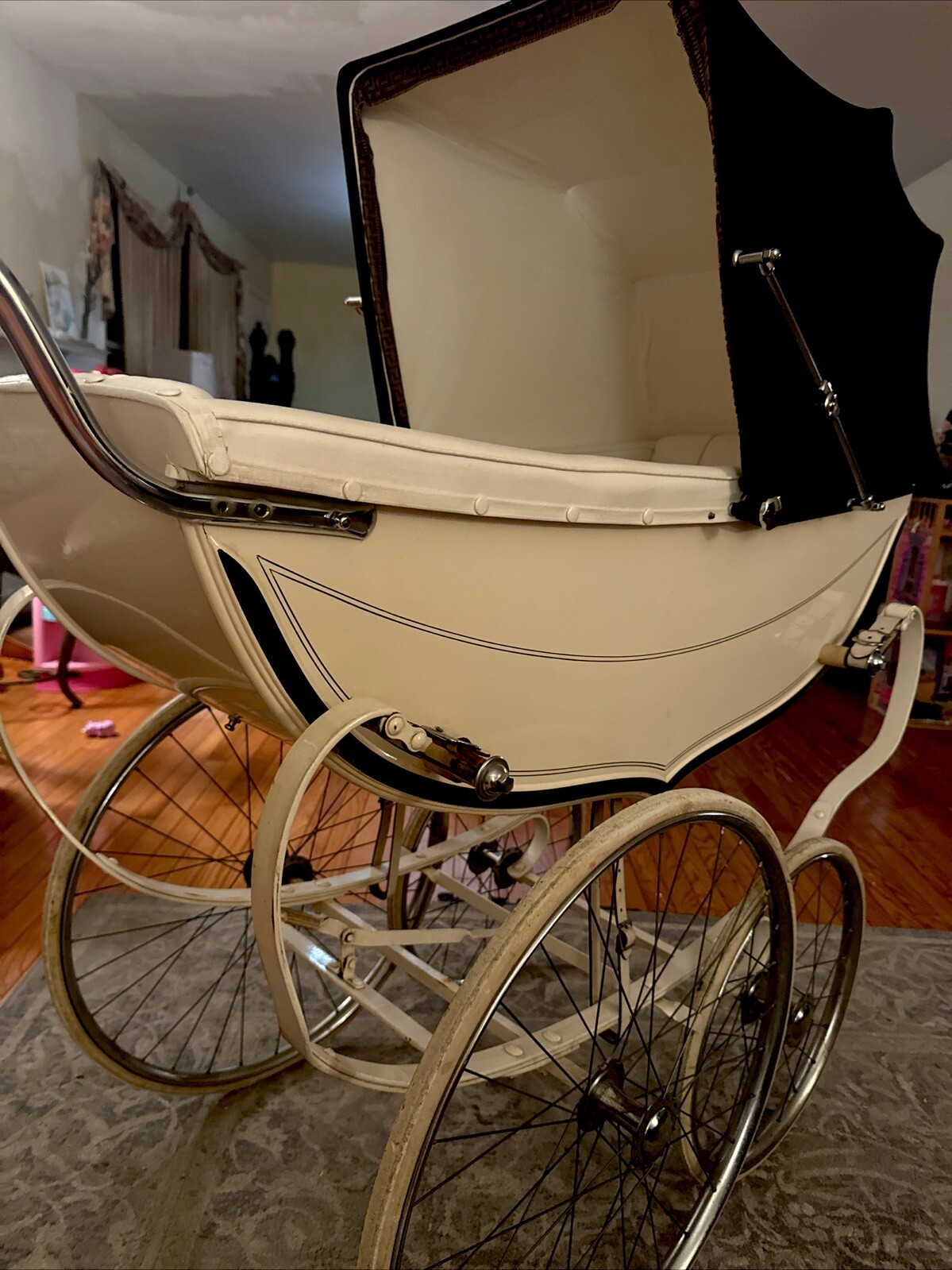 1940-1950’s England Pram Oznath Chelsea model.Rare. Vintage. Antique. 1940-1950’s England Pram Oznath Chelsea model.Rare. Vintage. Antique.