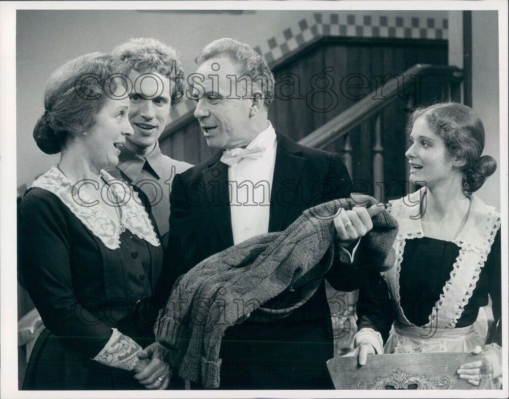 1975 Paul Rudd George Rose Lisa Pelikan B Straight Beacon Hill TV Press Photo 1975 Paul Rudd George Rose Lisa Pelikan B Straight Beacon Hill TV Press Photo