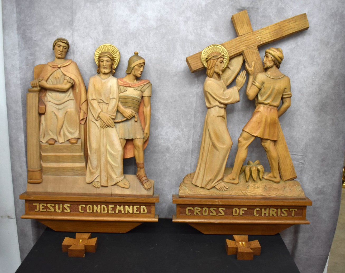 Nice Older Set of Wood Carved Stations of the Cross by Demetz, Italy (CU878) Nice Older Set of Wood Carved Stations of the Cross by Demetz, Italy (CU878)