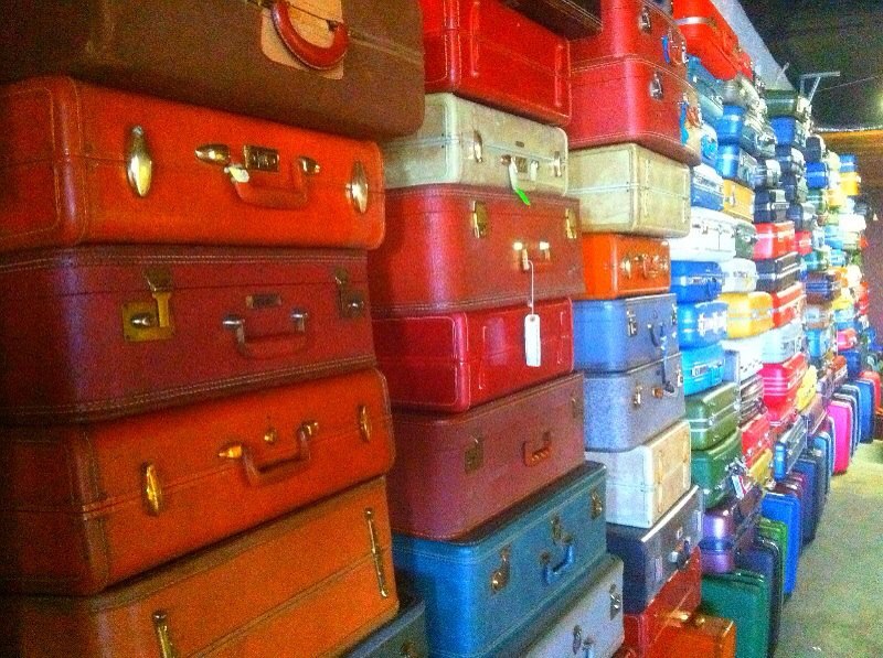 Lot +50 VINTAGE 40s 50s 60s ANTIQUE TWEED LEATHER MAKEUP TRAIN SUITCASE LUGGAGE Lot +50 VINTAGE 40s 50s 60s ANTIQUE TWEED LEATHER MAKEUP TRAIN SUITCASE LUGGAGE