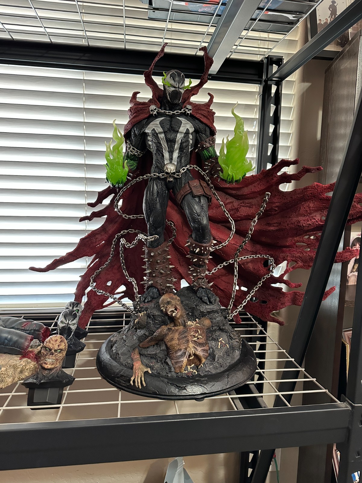 Custom 1/4 SPAWN Hell's General w/ Switch Out Hands And Portraits 29 Inches Tall Custom 1/4 SPAWN Hell's General w/ Switch Out Hands And Portraits 29 Inches Tall
