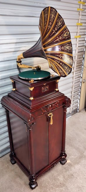 Stunning Victor VI Phonograph with Matching Herzog Cabinet and Eureka Wood Horn Stunning Victor VI Phonograph with Matching Herzog Cabinet and Eureka Wood Horn
