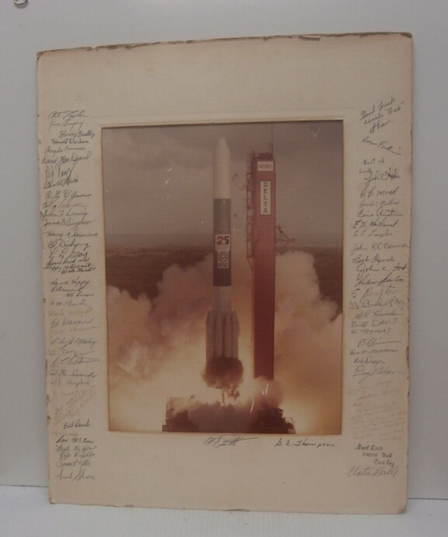 Vintage 1983 NASA 25th ANNIVERSARY DELTA ROCKET Launch Photo Hand Signed