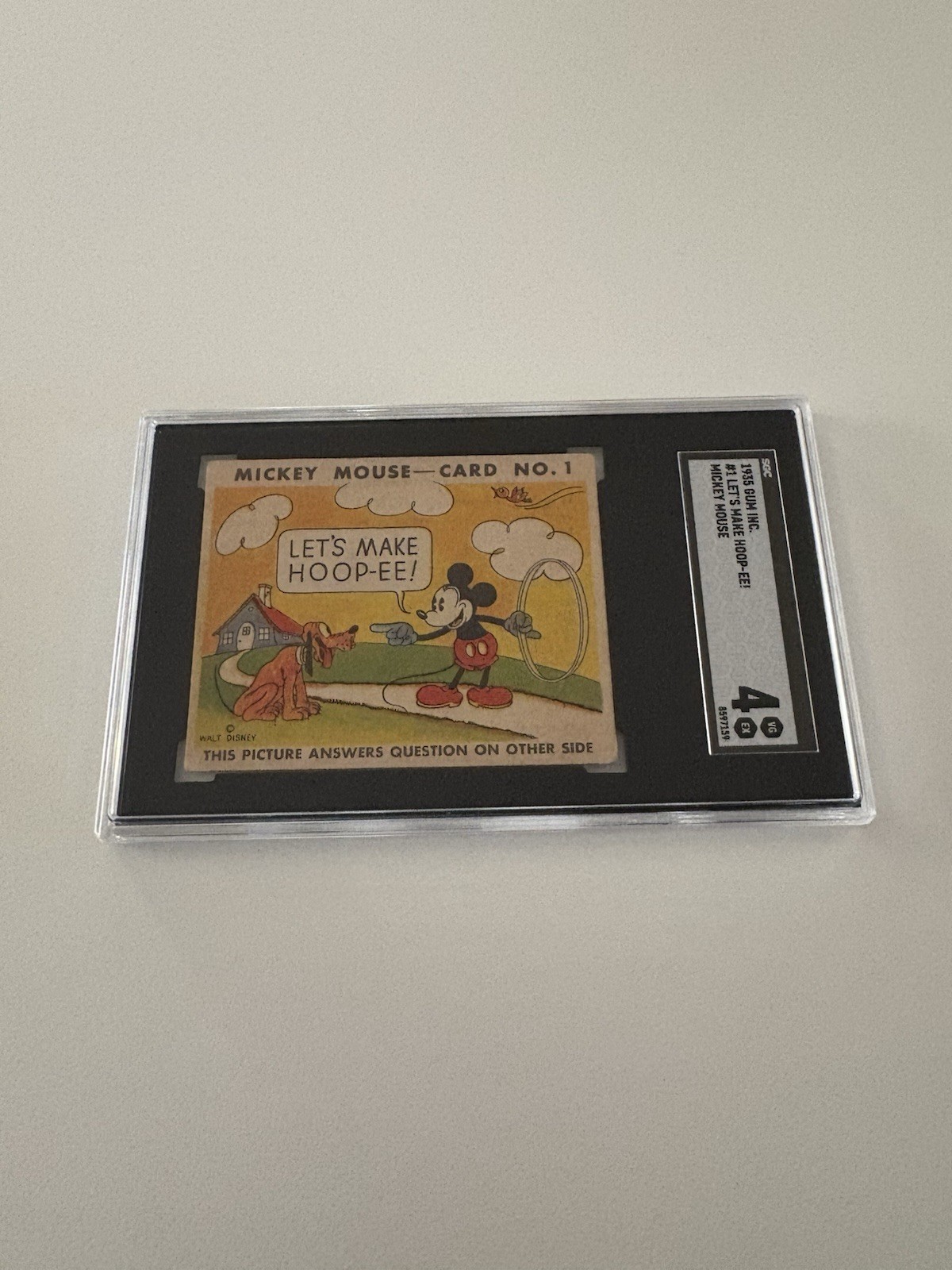 1935 Mickey Mouse Gum Card Type I Let's Make Hoop-ee #1 Walt Disney SGC/4 1935 Mickey Mouse Gum Card Type I Let's Make Hoop-ee #1 Walt Disney SGC/4