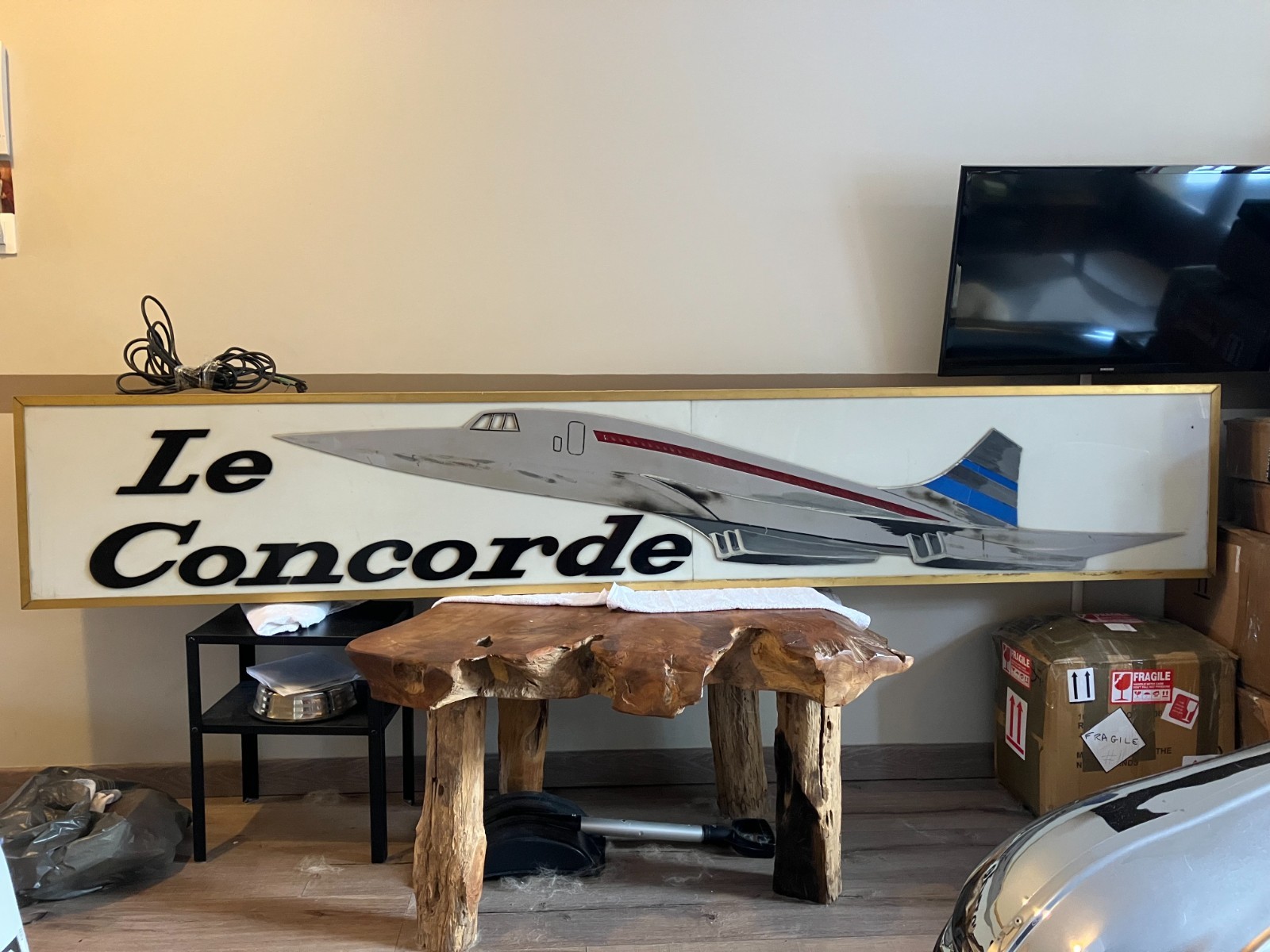 CONCORDE AIRLINE ORIGINAL ILLUMINTED SIGN SUPER RARE AIRPORT 1970`S COLLECTABLE CONCORDE AIRLINE ORIGINAL ILLUMINTED SIGN SUPER RARE AIRPORT 1970`S COLLECTABLE