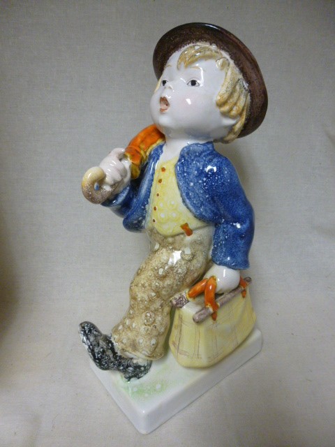 M.I. Hummel  Goebel  figurine  7/2  SPEZIAL EDITION    FAIENCE     EXTREMLY RARE
